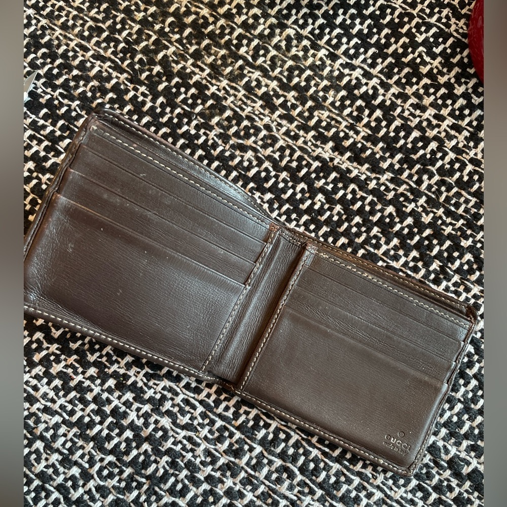 Vintage Authentic Gucci brown leather wallet